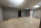 Local comercial en alquiler con 620m² en Granada, en la zona de Angustias foto