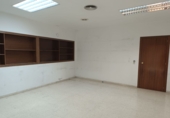 Local comercial en alquiler con 620m² en Granada, en la zona de Angustias foto