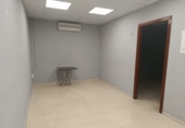 Local comercial en alquiler con 620m² en Granada, en la zona de Angustias foto