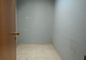 Local comercial en alquiler con 620m² en Granada, en la zona de Angustias foto
