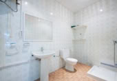 262m² commercial premises for sale in Seville photo