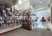 90m² locaux commerciaux pour location à Barcelone, dans le quartier de Verdun, Via Júlia photo