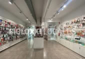 90m² locaux commerciaux pour location à Barcelone, dans le quartier de Verdun, Via Júlia photo