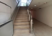 Local comercial en alquiler con 150m² en Pamplona foto
