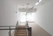 Local comercial en alquiler con 150m² en Pamplona foto