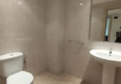 Local comercial en alquiler con 150m² en Pamplona foto