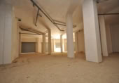 Local comercial en venta con 700m² en Elda, Calle Jardines foto