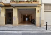 100m² commercial premises for sale in Vilanova i la Geltrú, in the area of Centrevila, Plaça de Soler i Carbonell photo