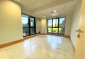 875m² bureau pour vente à Séville, dans le quartier de Triana Ouest, Calle Américo Vespucio photo