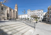 Edificio en venta con 948m² en Baza, Calle Alhóndiga foto