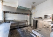 138m² bar for sale in Granada, photo