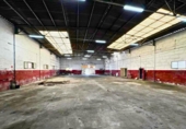 682m² warehouse industrial for sale in Muro, photo