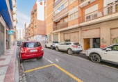 109m² commercial premises for sale in Granada, in the area of Youth, Calle Ramón y Cajal photo