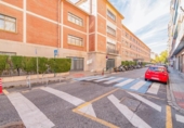 109m² commercial premises for sale in Granada, in the area of Youth, Calle Ramón y Cajal photo