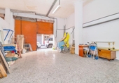 109m² commercial premises for sale in Granada, in the area of Youth, Calle Ramón y Cajal photo