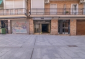 Local comercial en venta con 257m² en Granada foto