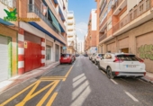 109m² commercial premises for sale in Granada, Camino de Ronda photo