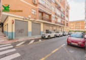 109m² commercial premises for sale in Granada, Camino de Ronda photo