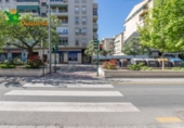 92m² cafétéria pour vente à Grenade, dans le quartier de La Chana, Calle Washington Irving photo