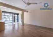 Local comercial en venta con 64m² en Granada, en la zona de Casillas Bajas, Calle Sol Luna foto