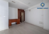 Local comercial en venta con 64m² en Granada, en la zona de Casillas Bajas, Calle Sol Luna foto