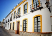 560m² hôtel pour vente à El Pedroso, Avenida Constantina photo