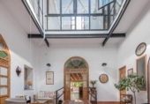 560m² hôtel pour vente à El Pedroso, Avenida Constantina photo