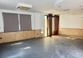 84m² locaux commerciaux pour vente à Monfarracinos, Plaza de los Palacios photo