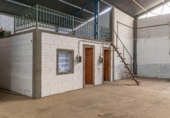 Nave Industrial en venta con 240m² en Jun foto