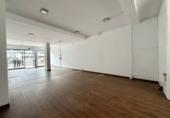 80m² commercial premises for rent in Oviedo, in the area of Pumarín photo