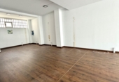 80m² commercial premises for rent in Oviedo, in the area of Pumarín photo