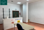 Local comercial
en lloguer
amb 156m² a Albacete foto