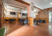 140m² commercial premises for sale in Granada, Calle José María Bugella de Toro photo