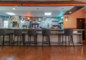 140m² commercial premises for sale in Granada, Calle José María Bugella de Toro photo