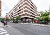 100m² locaux commerciaux pour vente à Madrid, dans le quartier de Gaztambide, Calle de Gaztambide photo
