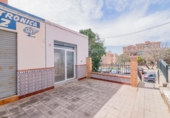 28m² commercial premises for sale in Granada, Calle Tibónidas photo