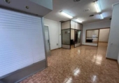Local comercial en venta con 105m² en Valencia, en la zona de Ayora, Calle Francisco Palanca Roca Escritor foto