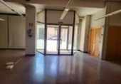 Local comercial en venta con 120m² en Vilafranca del Penedès, Carrer del Parlament foto