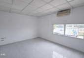 347m² warehouse industrial for sale in Ribarroja del Turia, Calle H photo