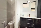 Local comercial en venta con 86m² en Valencia, en la zona de En Corts, Avenida Doctor Waksman foto