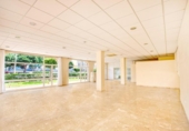 180m² locaux commerciaux pour vente à Torrox, Residencial Costa de Oro photo