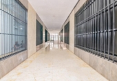 112m² commercial premises for sale in Granada, in the area of Doctors, Calle Doctor Mesa Moles photo