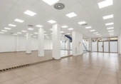Local comercial en alquiler con 441m² en Palma foto