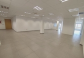 Local comercial en alquiler con 441m² en Palma foto