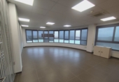 585m² office for rent in Palma photo