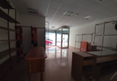 Local comercial en alquiler con 60m² en Crevillente foto