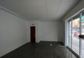 Local comercial en alquiler con 25m² en Granada, en la zona de Casillas Bajas, Calle Hermanos Carazo foto