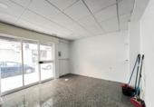Local comercial en alquiler con 25m² en Granada, en la zona de Casillas Bajas, Calle Hermanos Carazo foto
