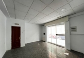 Local comercial en alquiler con 25m² en Granada, en la zona de Casillas Bajas, Calle Hermanos Carazo foto