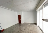 Local comercial en alquiler con 25m² en Granada, en la zona de Casillas Bajas, Calle Hermanos Carazo foto